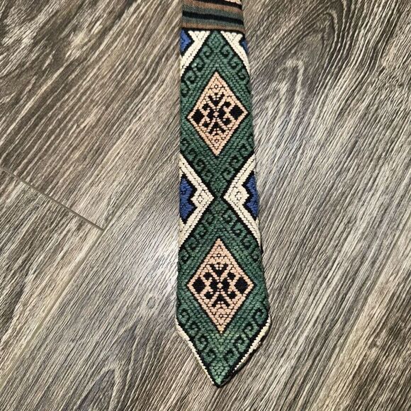 Handmade embroidered Neck Tie 2.5” width - Picture 2 of 4